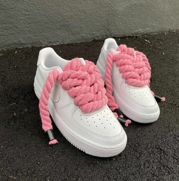 Air force avec lacets roses