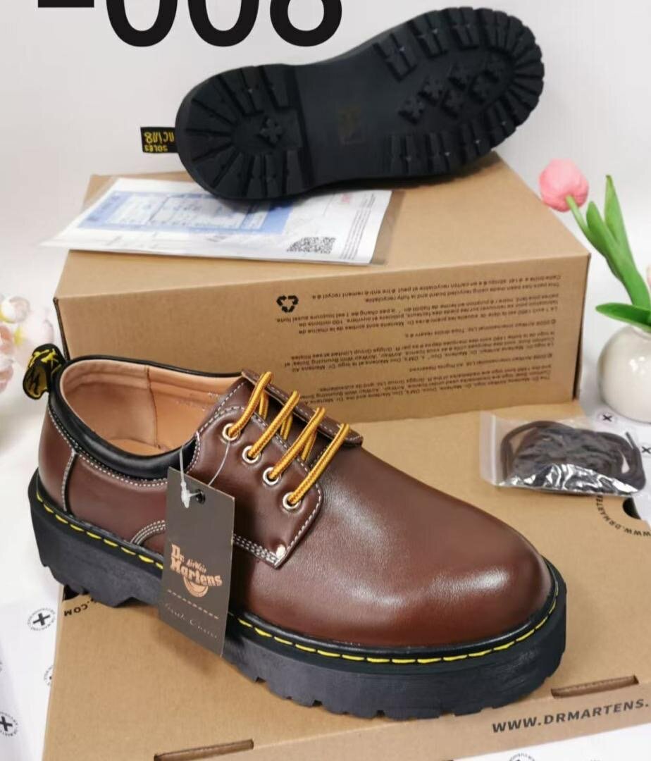 Paire de souliers grosse semel