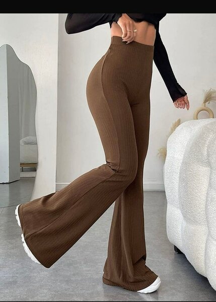 Pantalon évasé taille haute chic