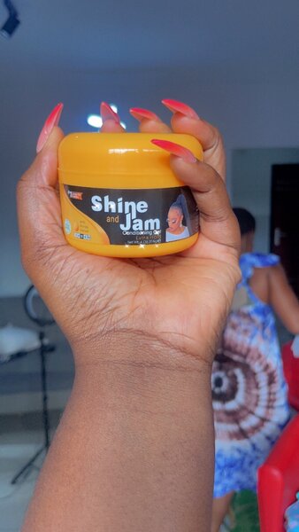 Gel shine jam pour de belles tresses et un meilleur rendu