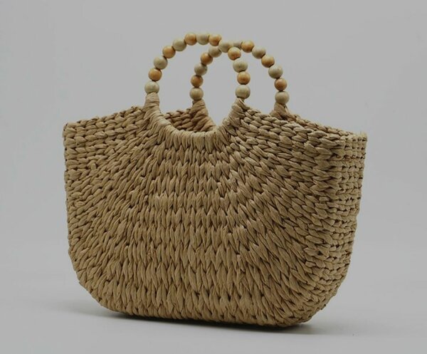 Плетеная сумочка из рафии..