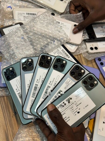 iPhone 11pro 64giga casineuf importé état 10/10