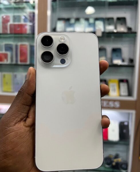 iPhone Blanc Haut de Gamme