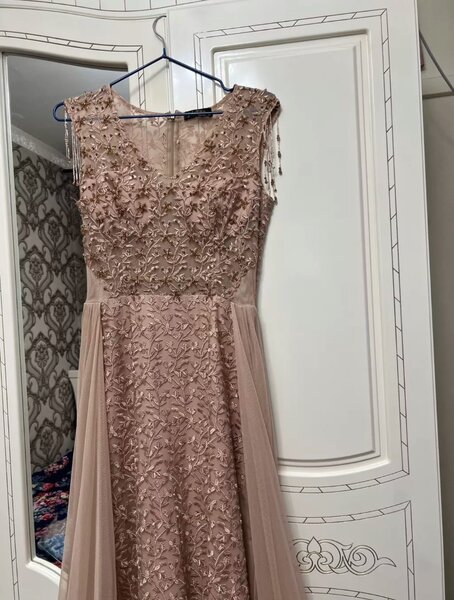 Шикарное вечернее платья