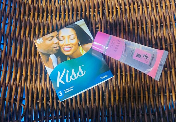 3 Préservatifs + 1 lubrifiant