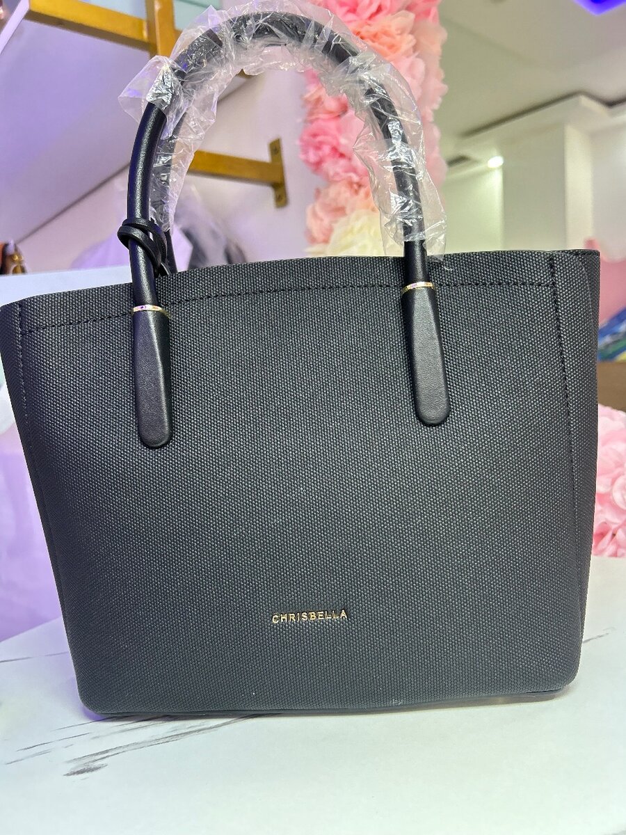 Sac à main en cuir noir élégant