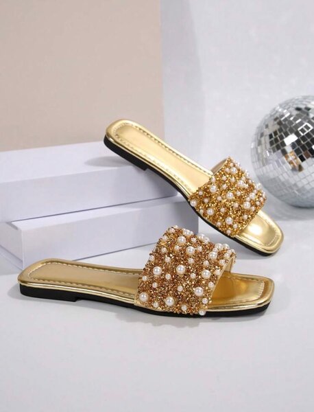 Sandales dorées perlées