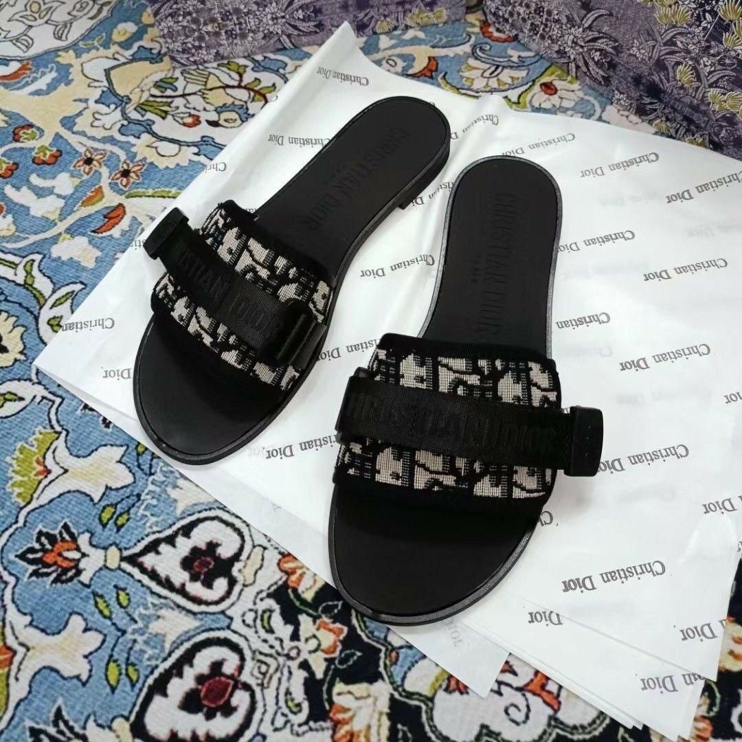 Ladies quality slippers