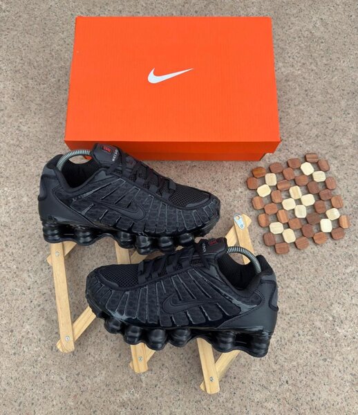 Baskets Noires Nike Hommes