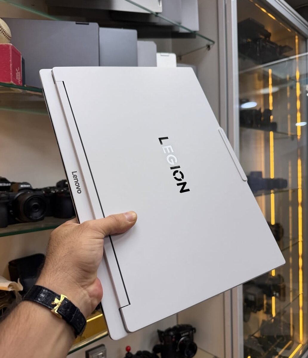 LENOVO LEGION PRO 7i (2025)