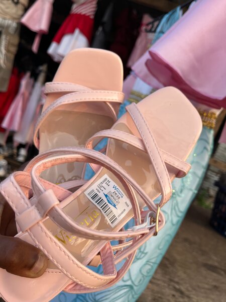 Sandales à talons carrés