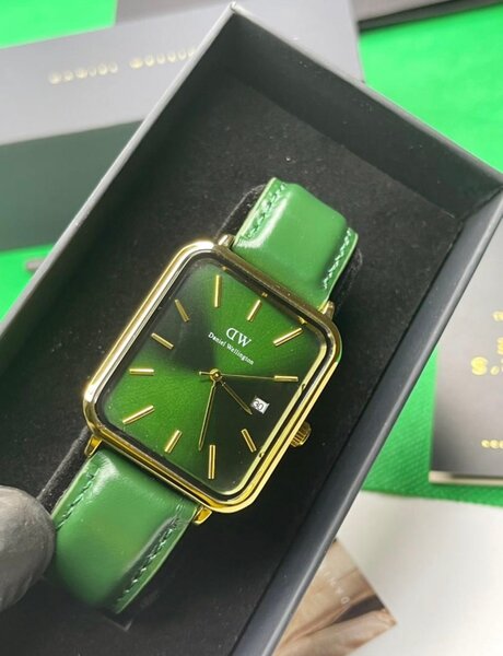 Montre Carrée Élégante Unisexe