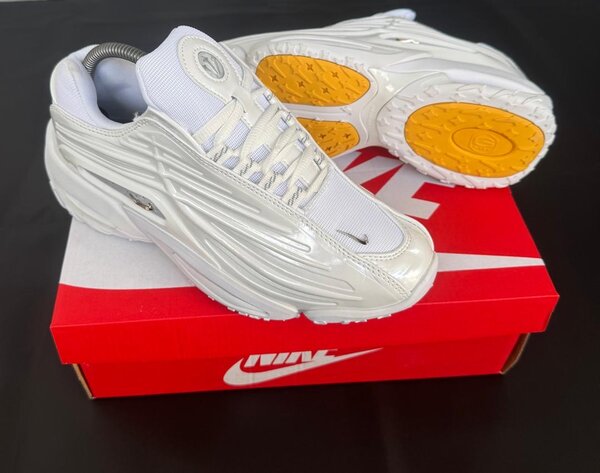 Baskets Nike hommes modernes