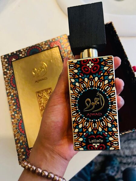 Parfum oriental Ajwad Lattafa