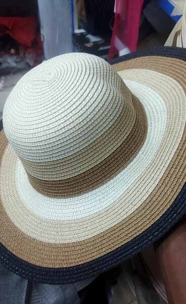 Ensemble chapeau et sac paille