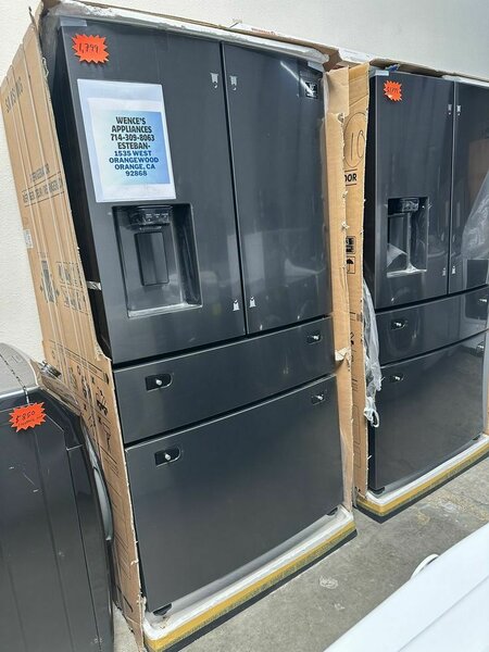 LG DOUBLE DOOR REFRIGERATOR