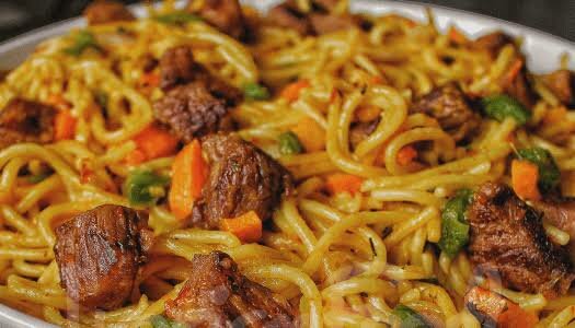 Délicieux Repas de Poulet et Riz