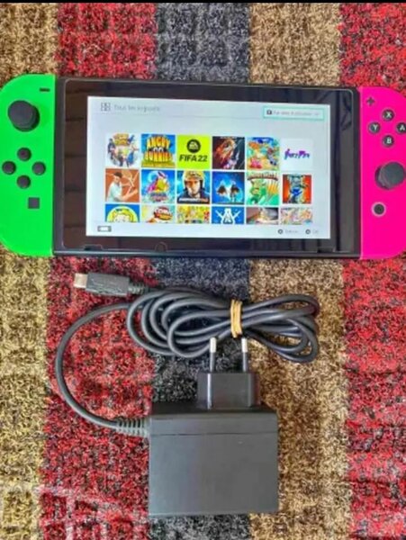 Console Nintendo Switch Néon