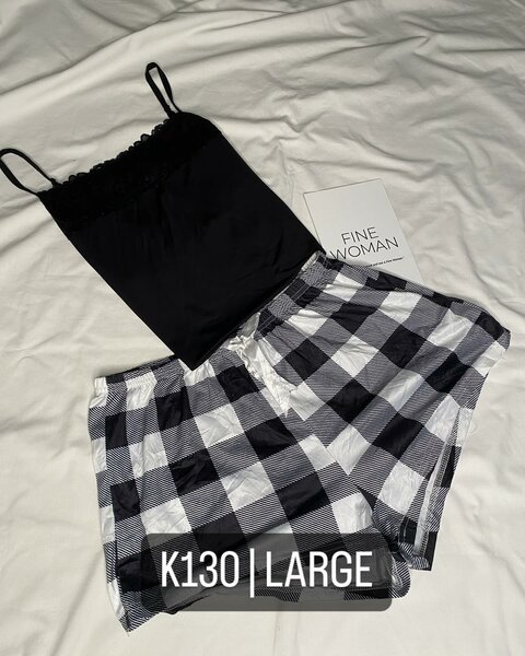 Beautiful women's pajamas size large