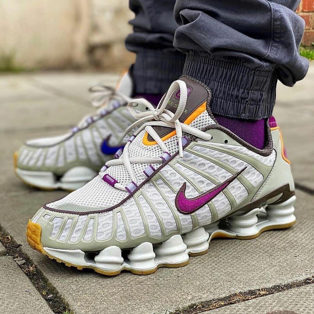 Chaussures de sport Nike Shox