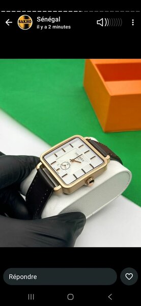 Montre carrée classique homme