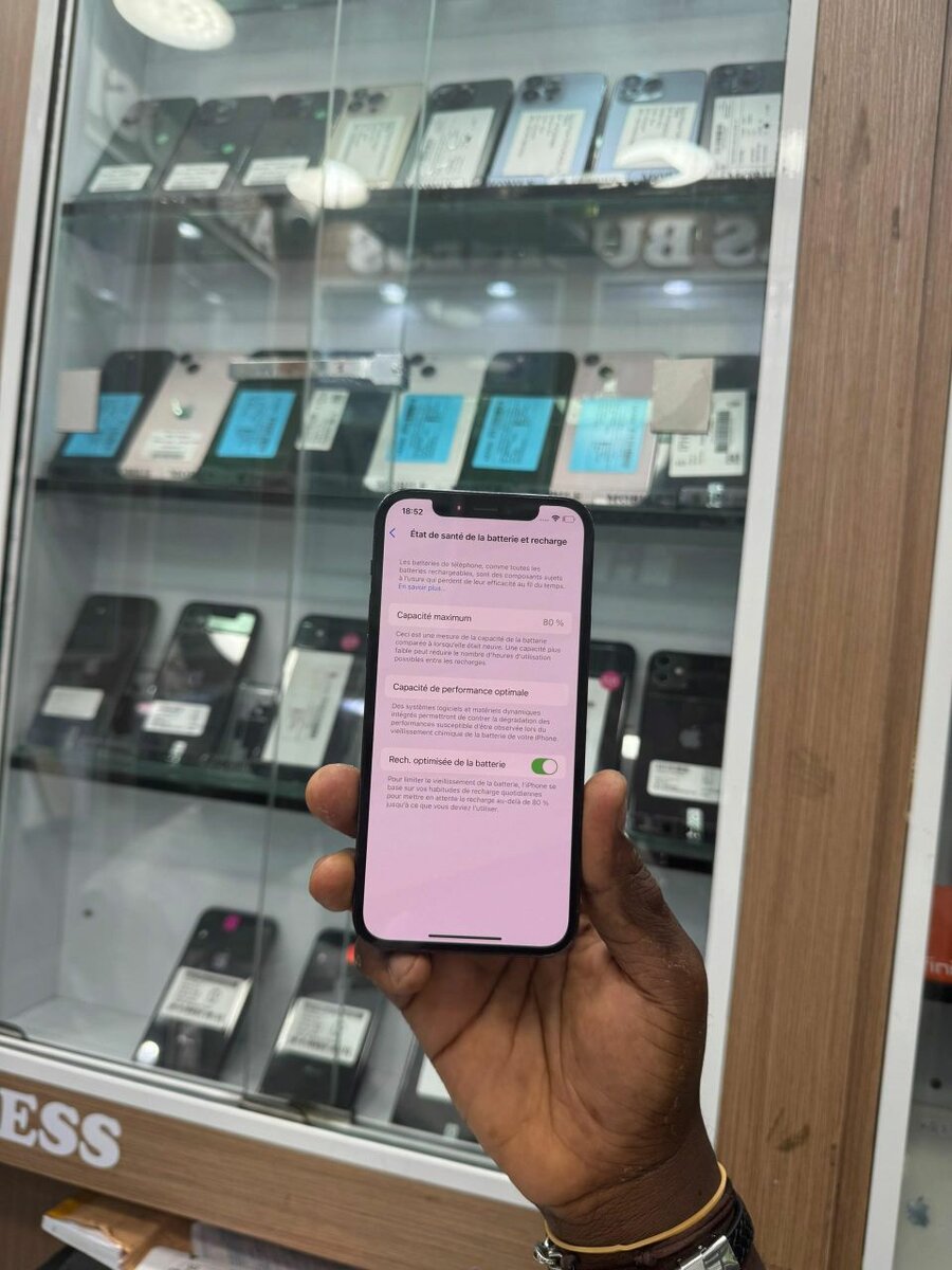 iPhone 12 Pro  0100671054