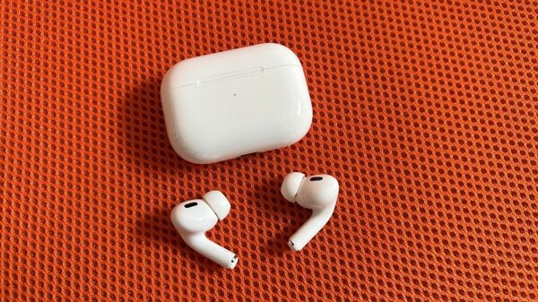Original iPhone AirPods Pro 2