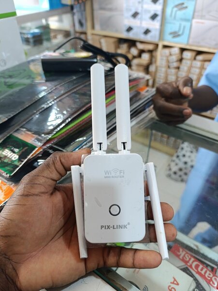 Répéteur wifi PIX-LINK