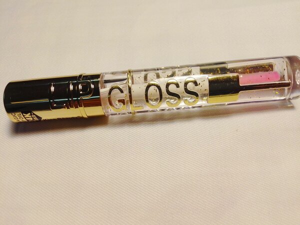 Lip gloss  transparent à paillettes