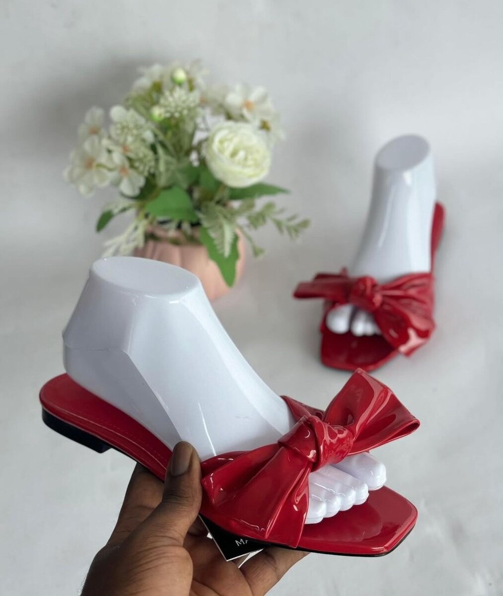 Simple easy go slipper