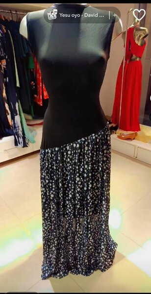 Longue robe noire à poire