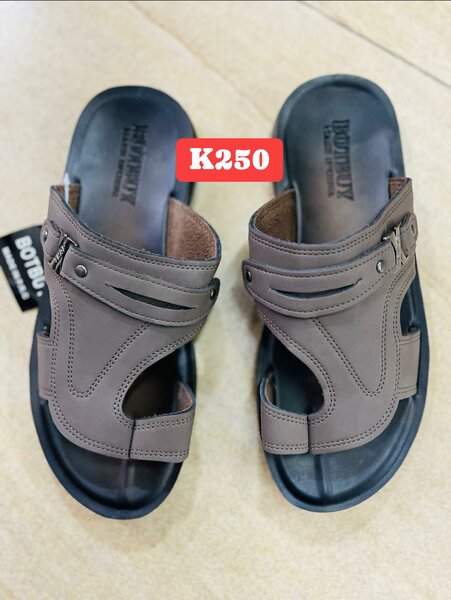 Synthetic leather slippers