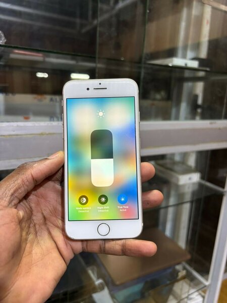 iPhone 8 64giga casineuf très propre