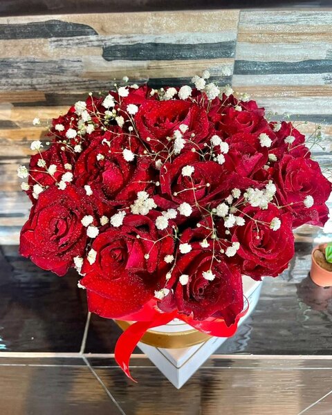 Bouquet de roses rouges fraîches