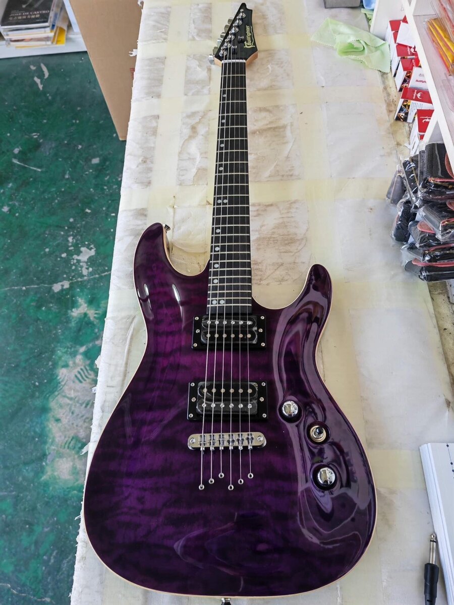 BULL FIGHTER (STRATO-TYPE) GUITAR