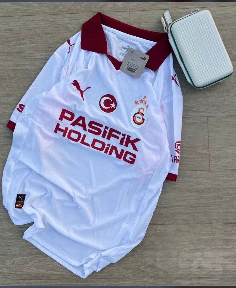 Maillot de football authentique