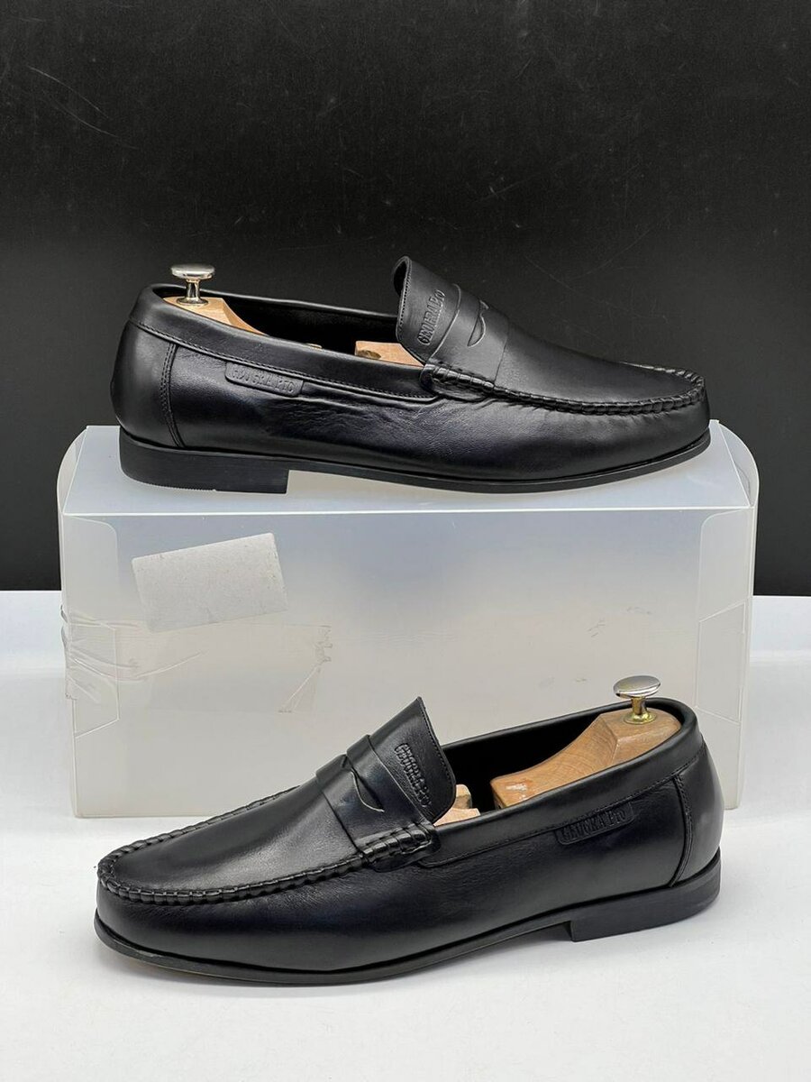 Mocassins en cuir noir élégants