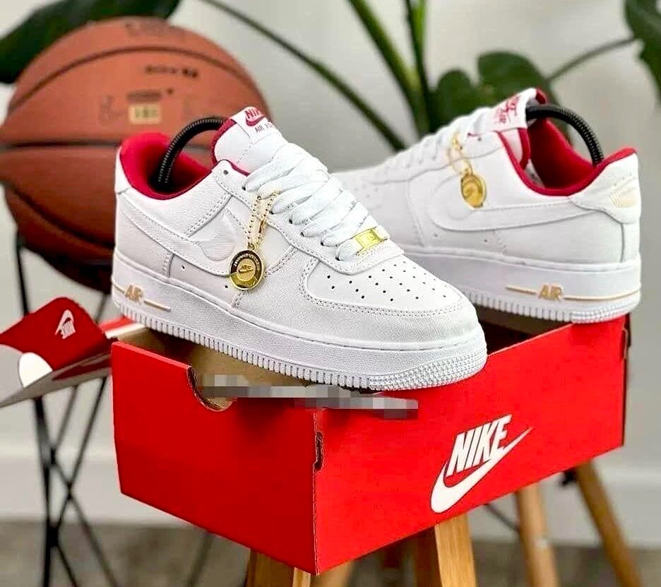 Nike Air Force 1