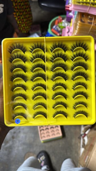 Paquet de faux cils volumineux