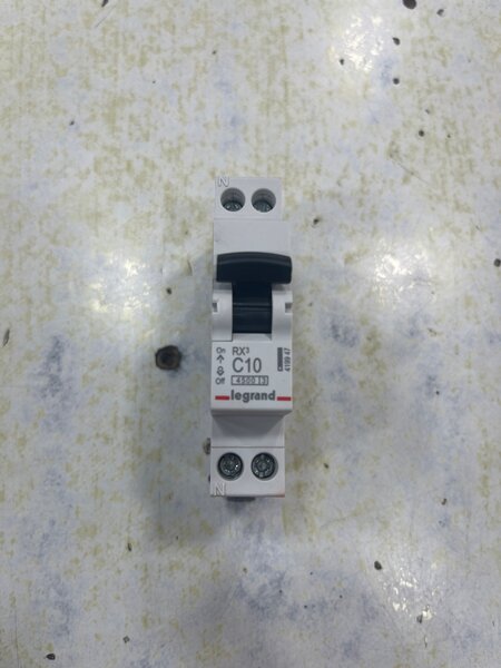 Disjoncteur Legrand C10