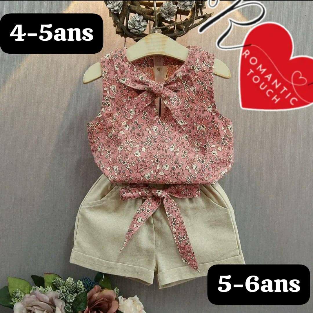 Chic tenue pour fille