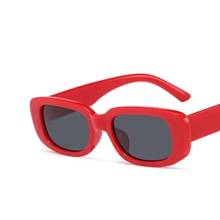 Lunettes de soleil rouges tendance