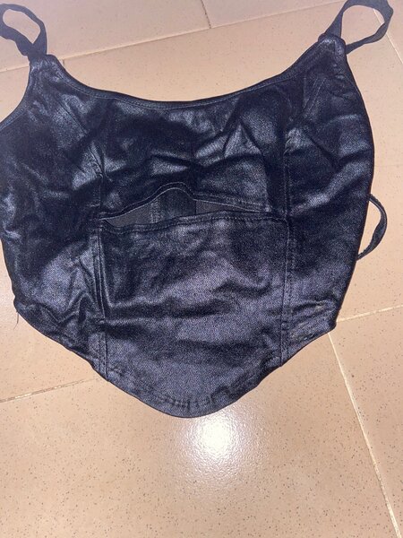 Bustier noir en simili cuir