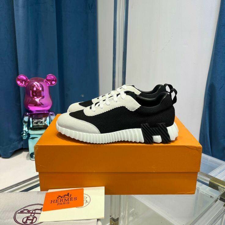 Hermes modernes en cuir noir