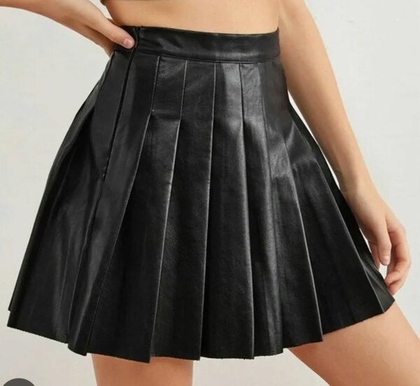 Jupe plissée en simili cuir
