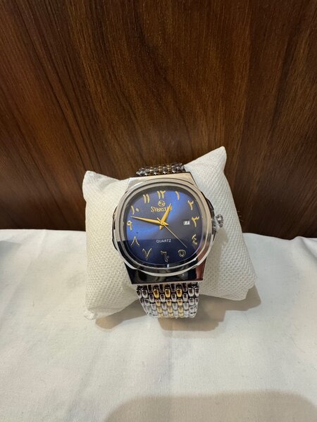 Часы наручные, с арабскими буквами, стильное украшение !