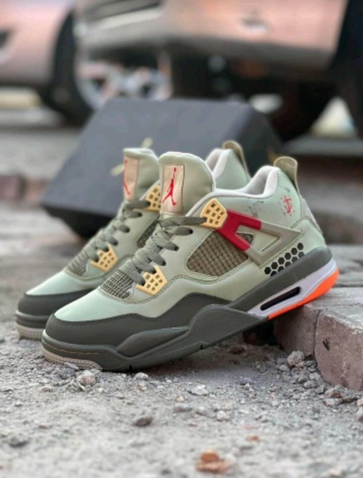 Jordan 4 first class
