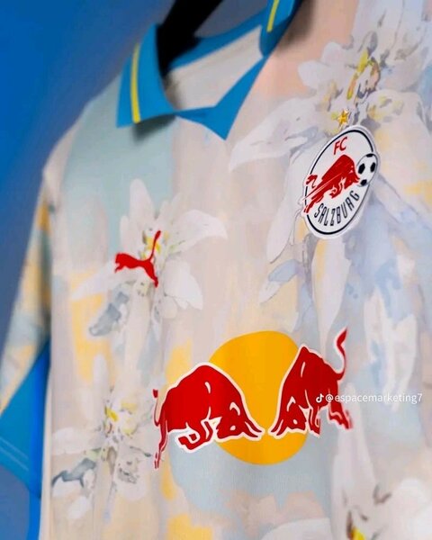 Maillot de football moderne