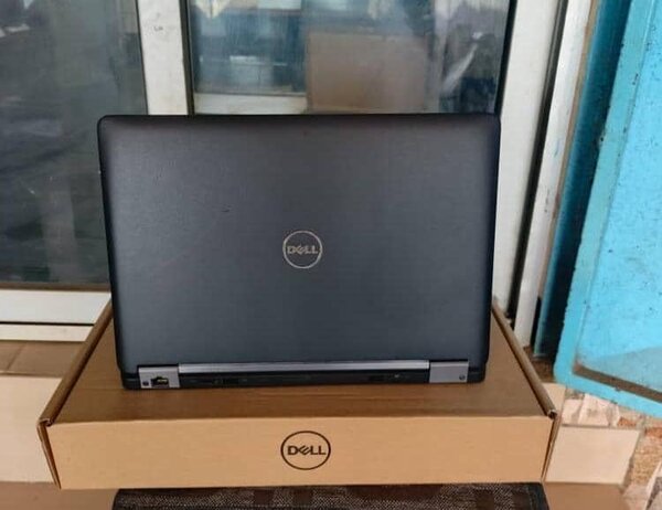 Ordinateur portable DELL
