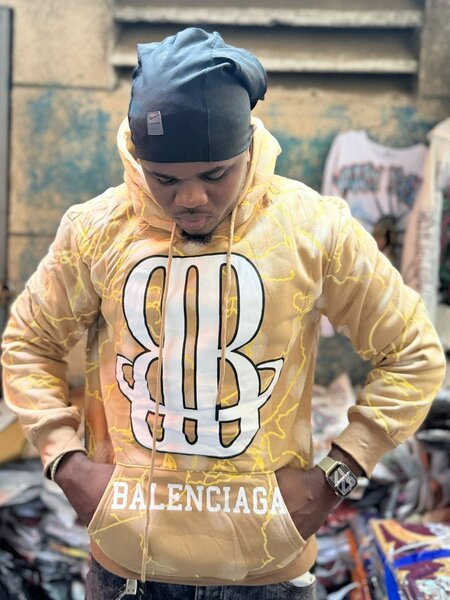 Sweat à capuche imprimé tendance